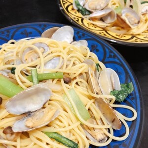 小松菜とたまねぎ、ブナシメジ、あさりのスパゲッティ